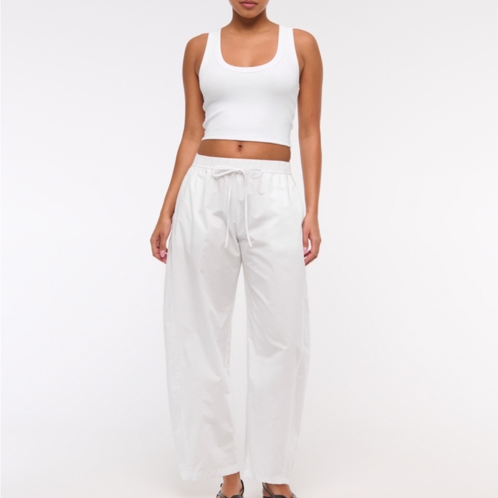 Abercrombie & Fitch Poplin Barrel Pull-On Pant